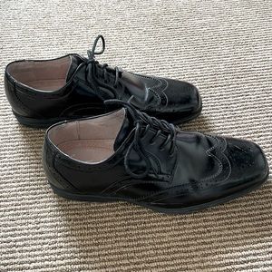 Florsheim Reveal wingtip Jr Boys Oxford Men’s Size 6 (wears like 6-12)